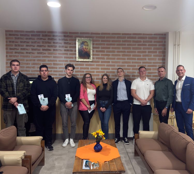 Alumni nap a KZS-ban